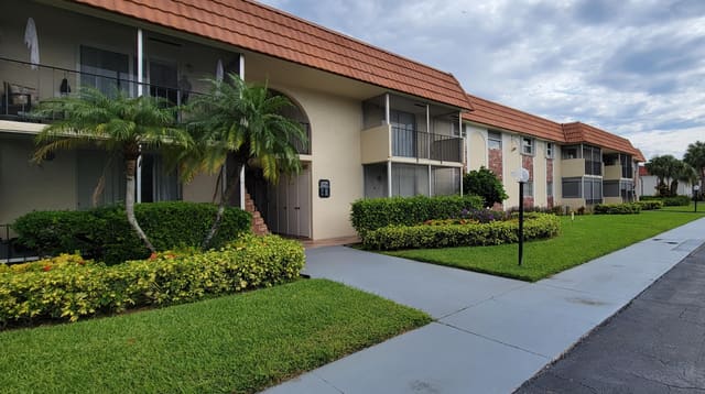 22795 SW 66th Avenue 105, sold in Edgewood Condos, Boca Raton, FL