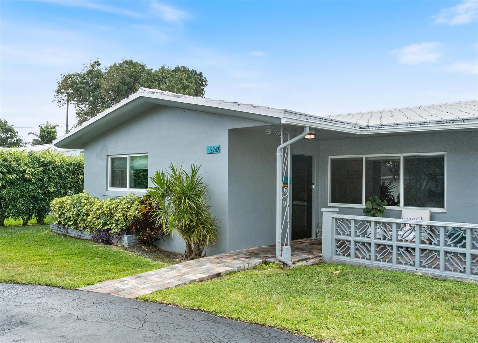 2242 NE 37th Street, Lighthouse Point, FL 33064