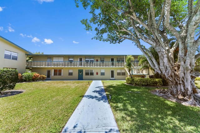 111 Dorchester E 111, sold in Dorchester Condo, West Palm Beach, FL