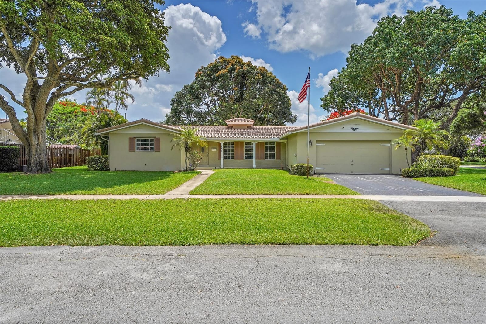 550 NW 66th Avenue, Plantation, FL 33317