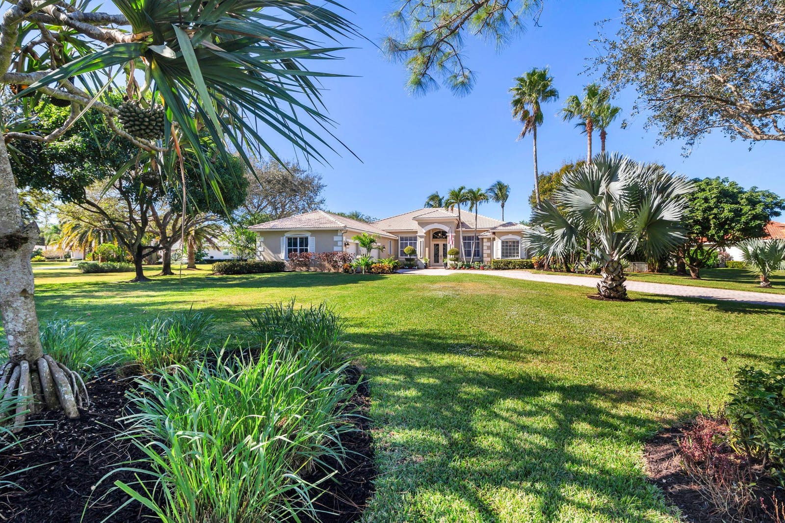 7605 Woodsmuir Drive, Palm Beach Gardens, FL 33412