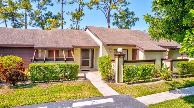 297 Cactus Hill Court, Royal Palm Beach, FL 33411