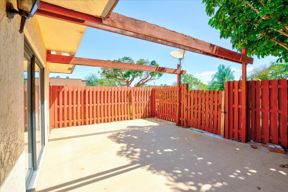 2660 Albatross Road N 6-D — photo 3