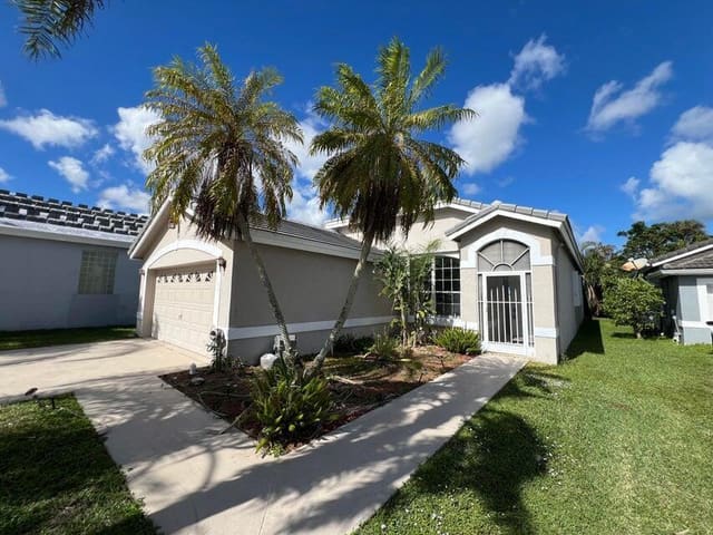 922 Lake Wellington Drive, sold in Monterey on the Lake, Wellington, FL
