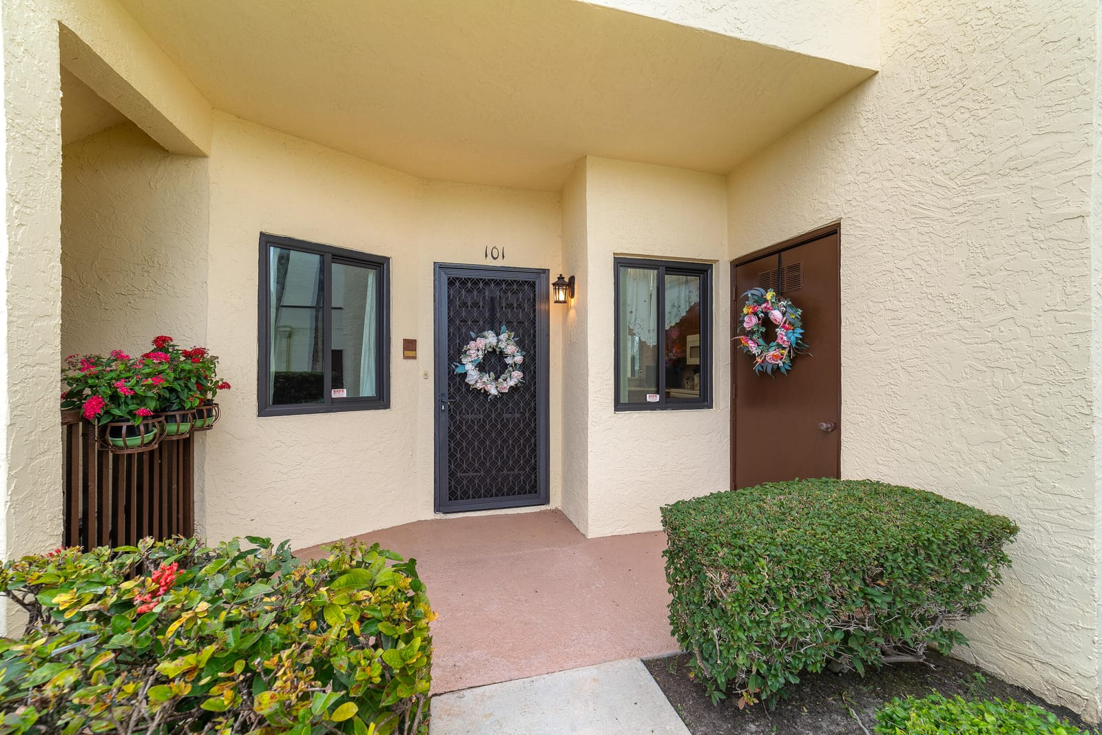 6941 SE Constitution Boulevard 101, Hobe Sound, FL 33455 photo 2
