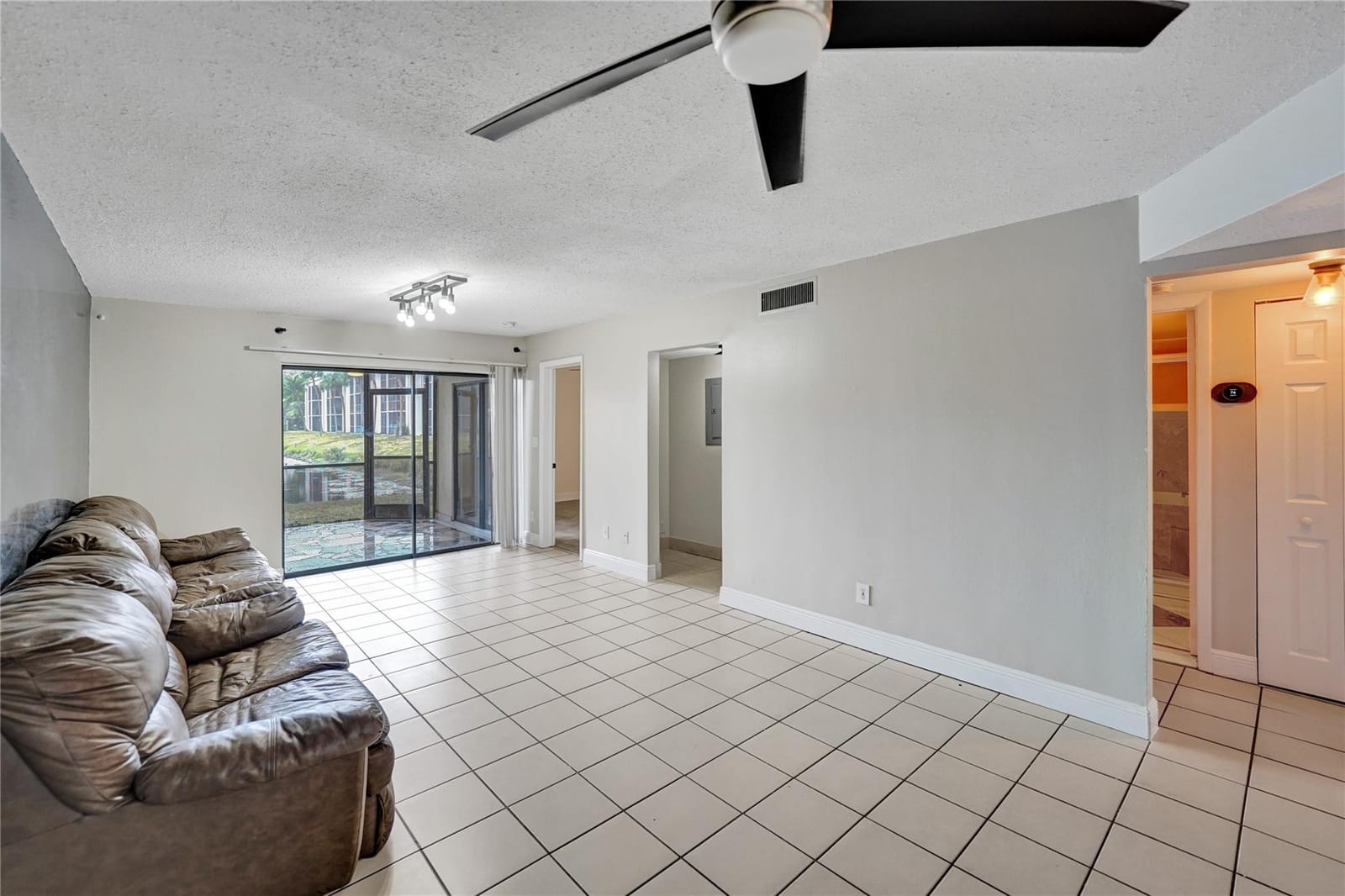 3252 Foxcroft Road 109, Miramar, FL 33025 photo 16