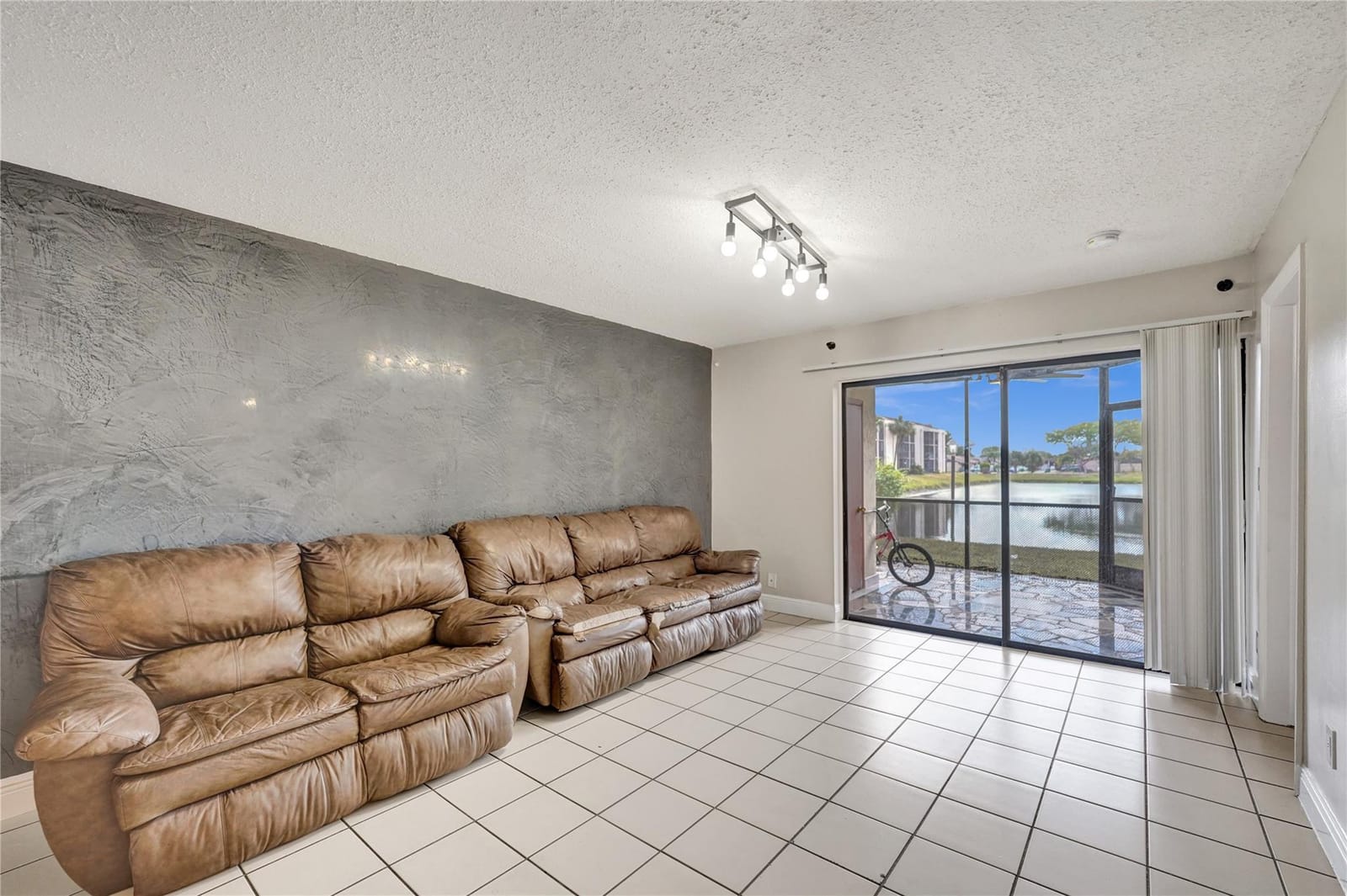 3252 Foxcroft Road 109, Miramar, FL 33025 photo 18