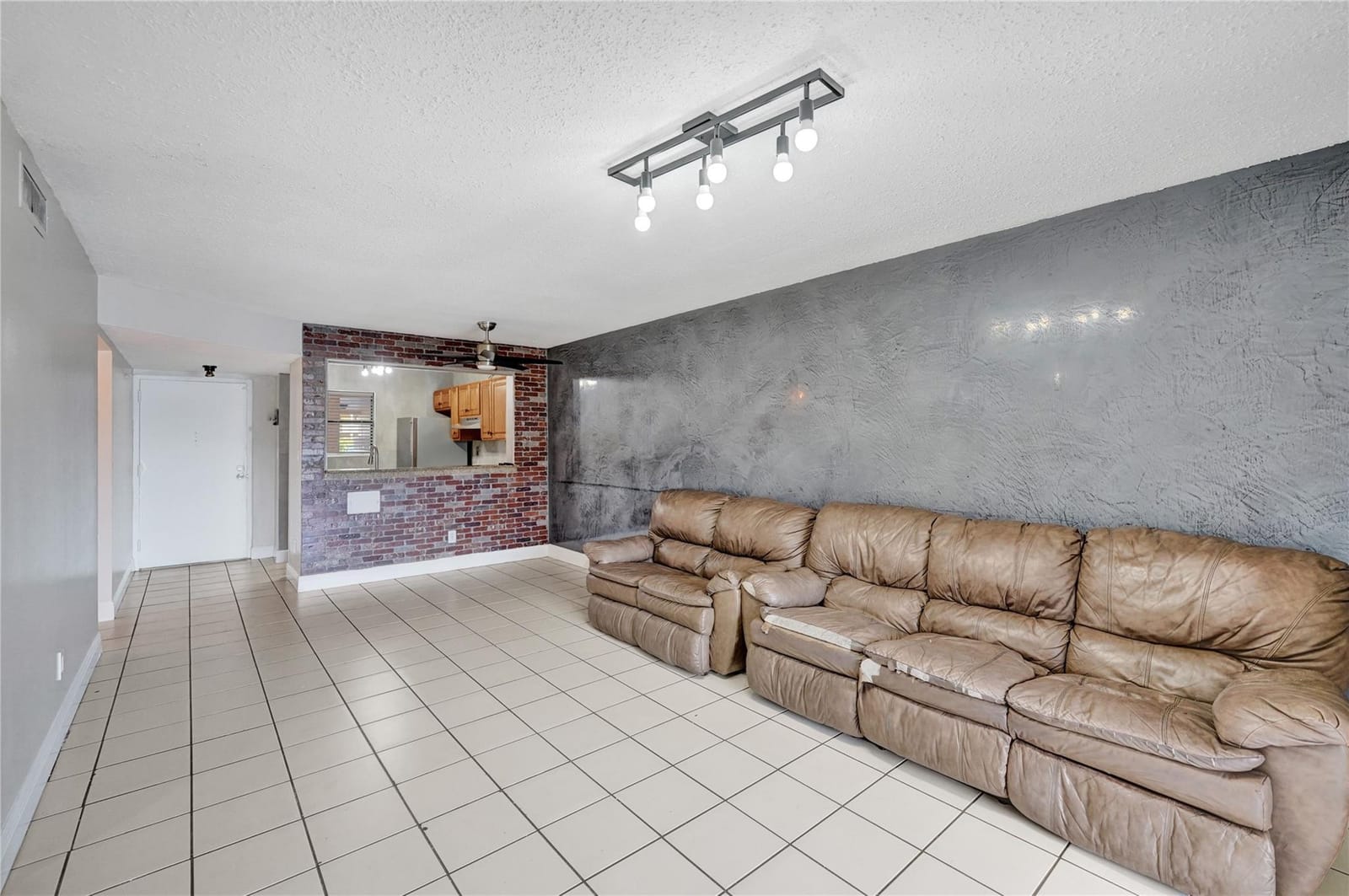 3252 Foxcroft Road 109, Miramar, FL 33025 photo 19