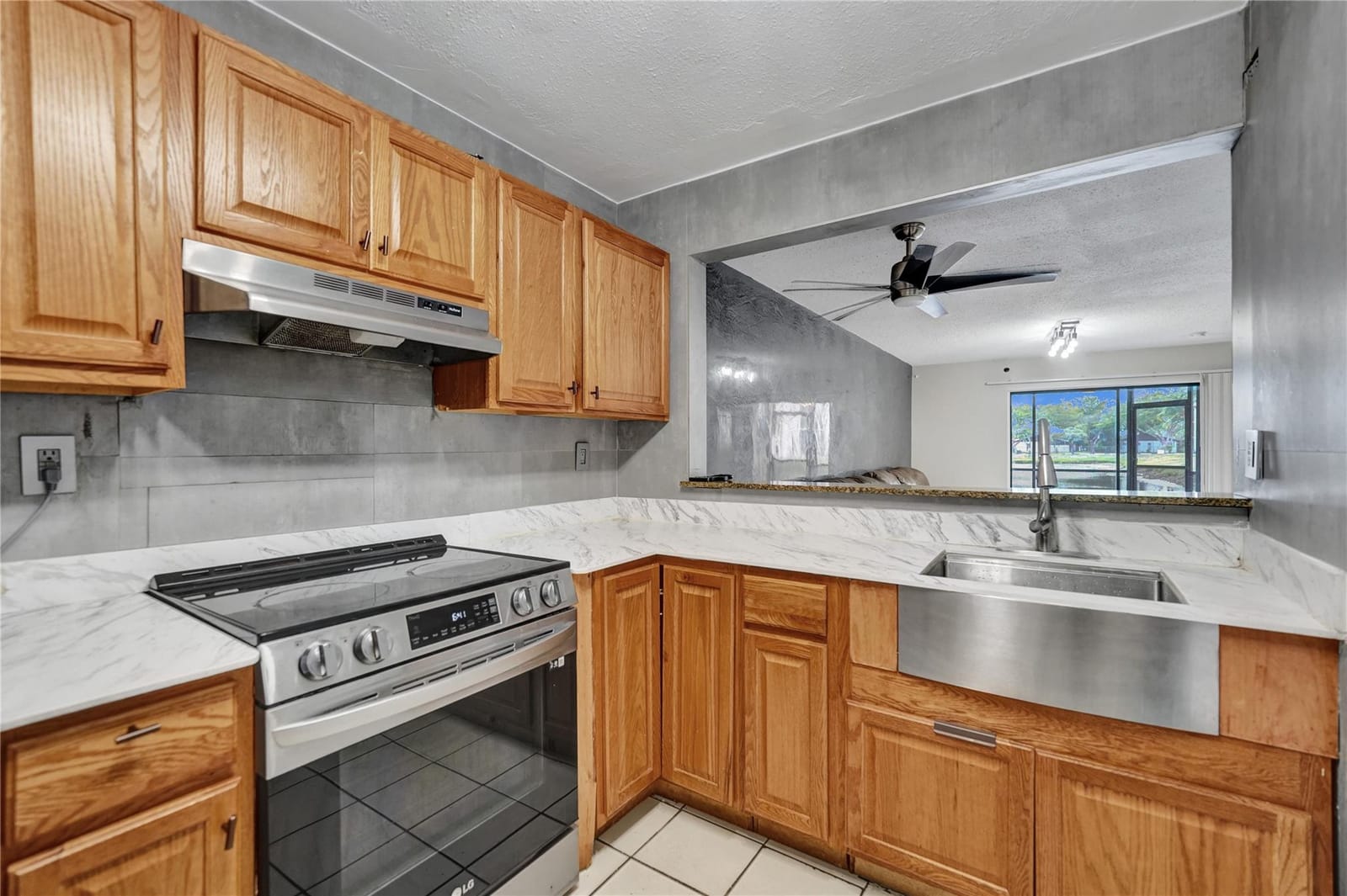 3252 Foxcroft Road 109, Miramar, FL 33025 photo 9