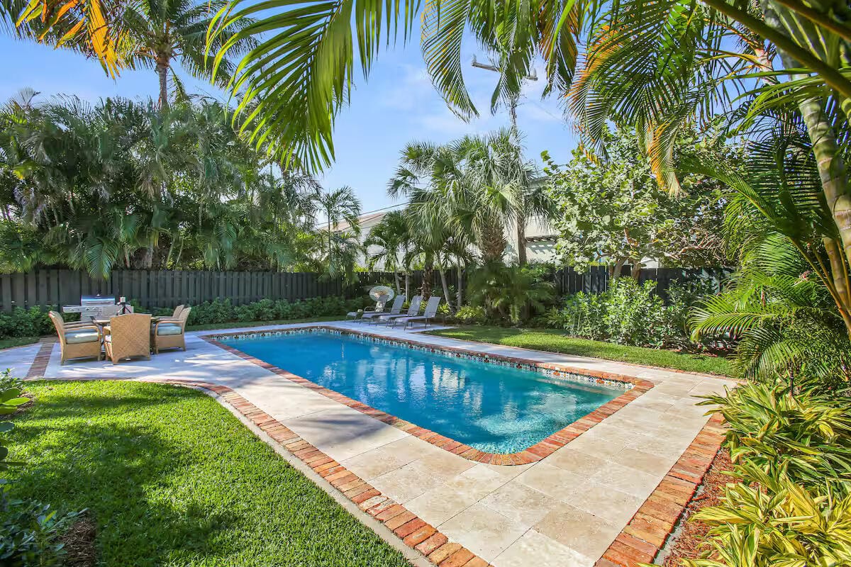 221 Lakeland Drive, West Palm Beach, FL 33405