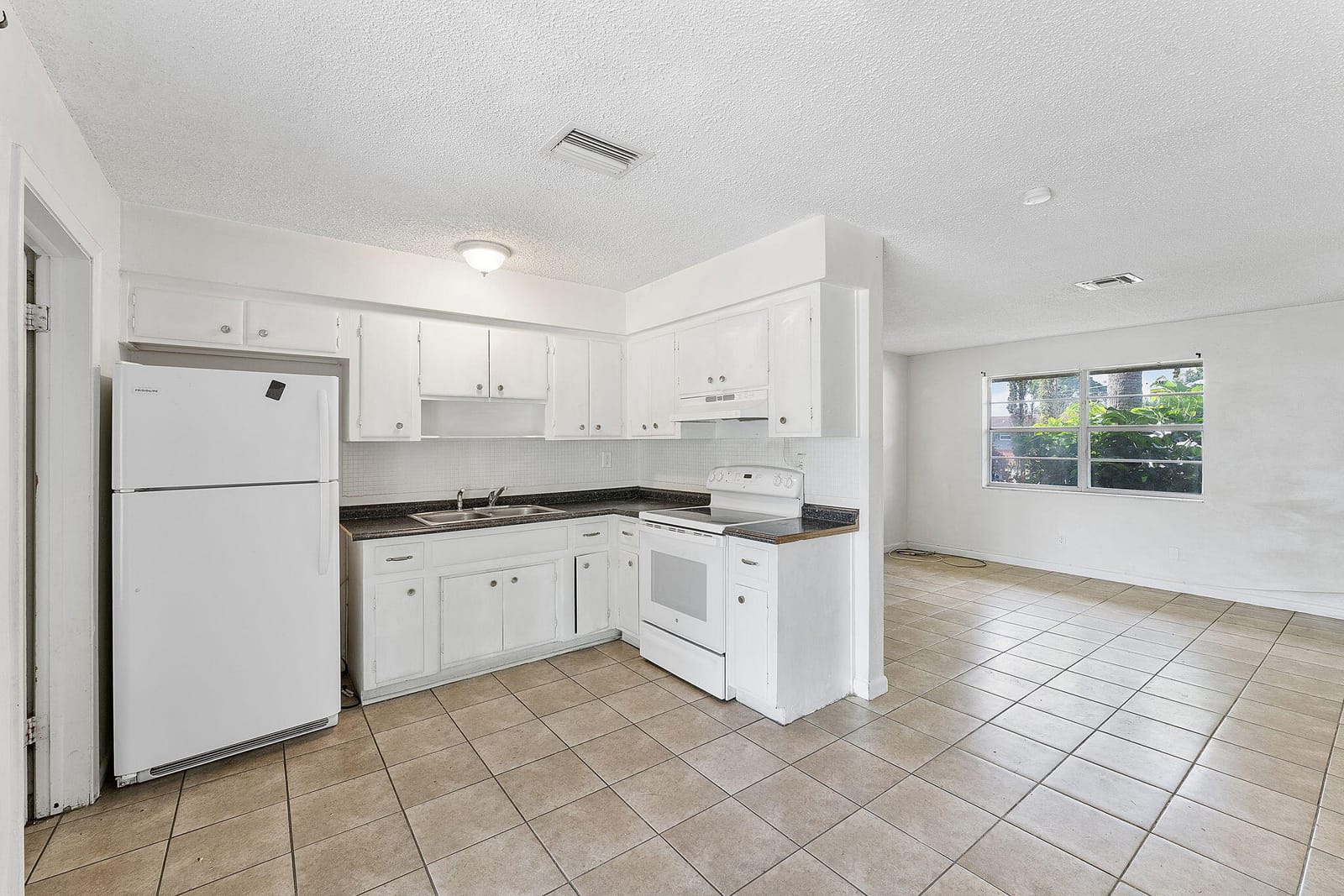 6960 SW 19th Court 1-2, North Lauderdale, FL 33068 photo 2