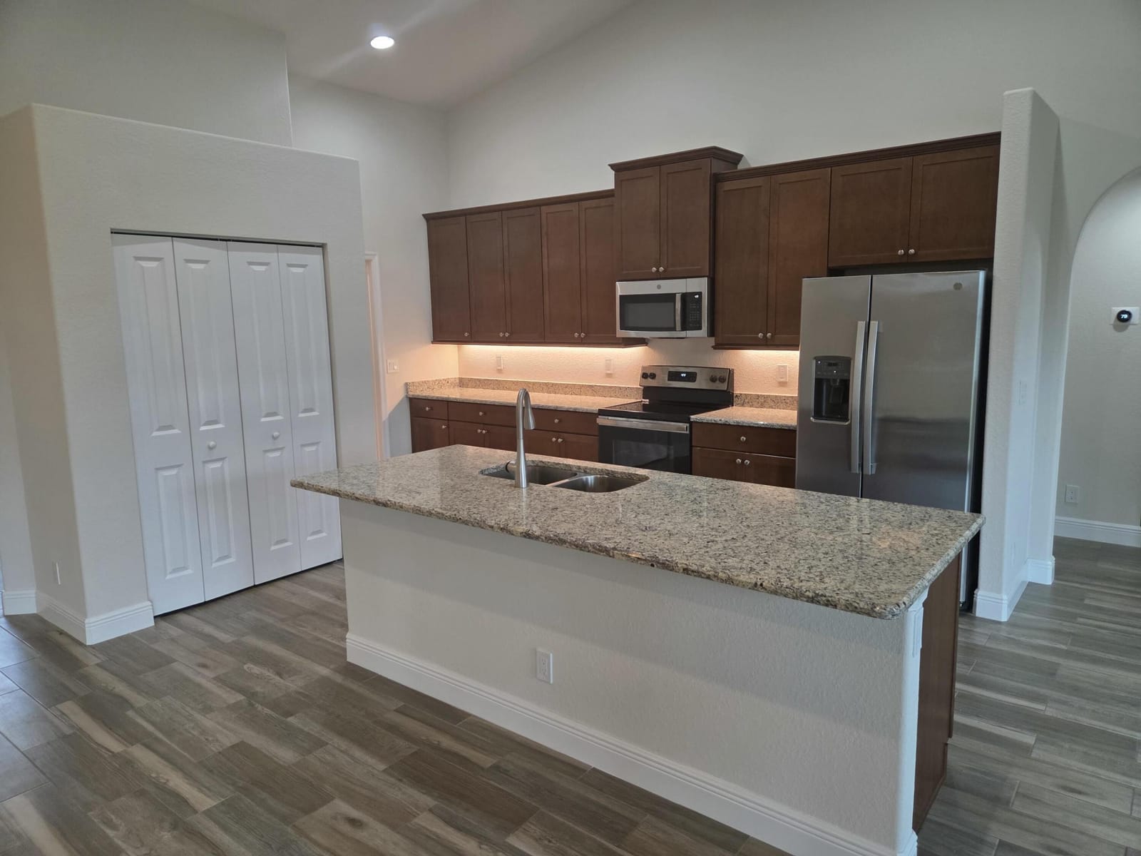17476 Valencia Boulevard — photo 12