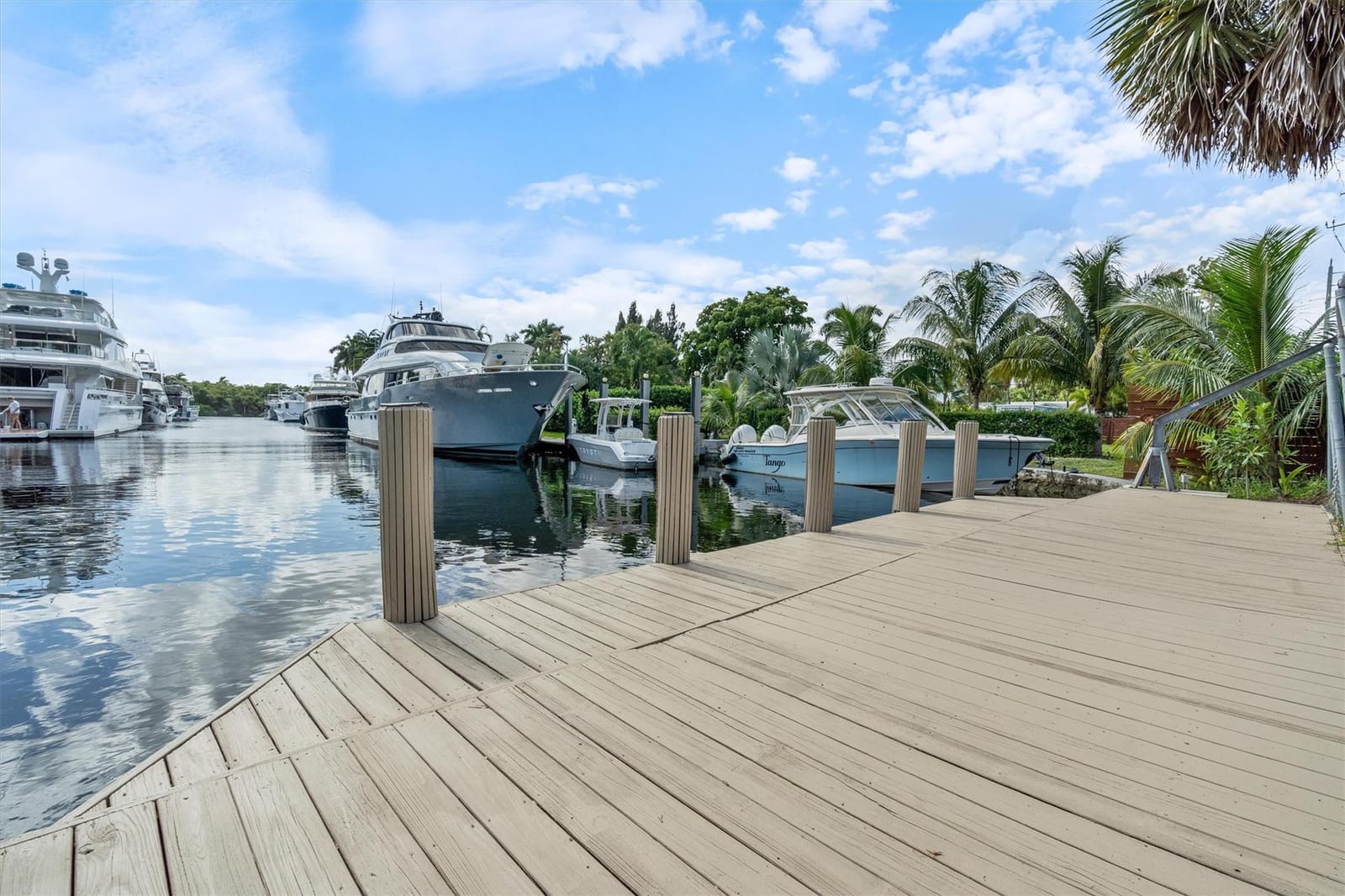 2211 SW 27th Terrace, Fort Lauderdale, FL 33312 photo 4