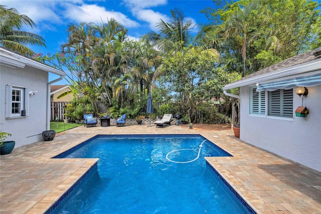 4330 NW 112th Avenue, sold in Beachwood Heights, Coral Springs, FL