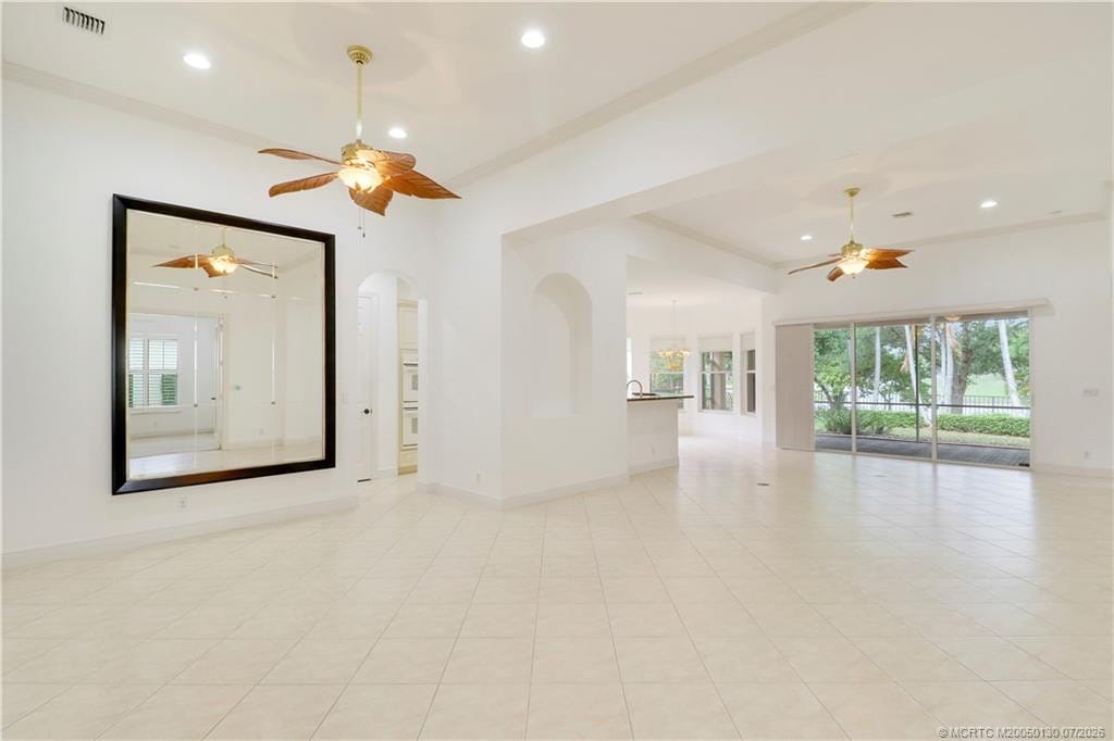 736 SW Pebble Lane — photo 3