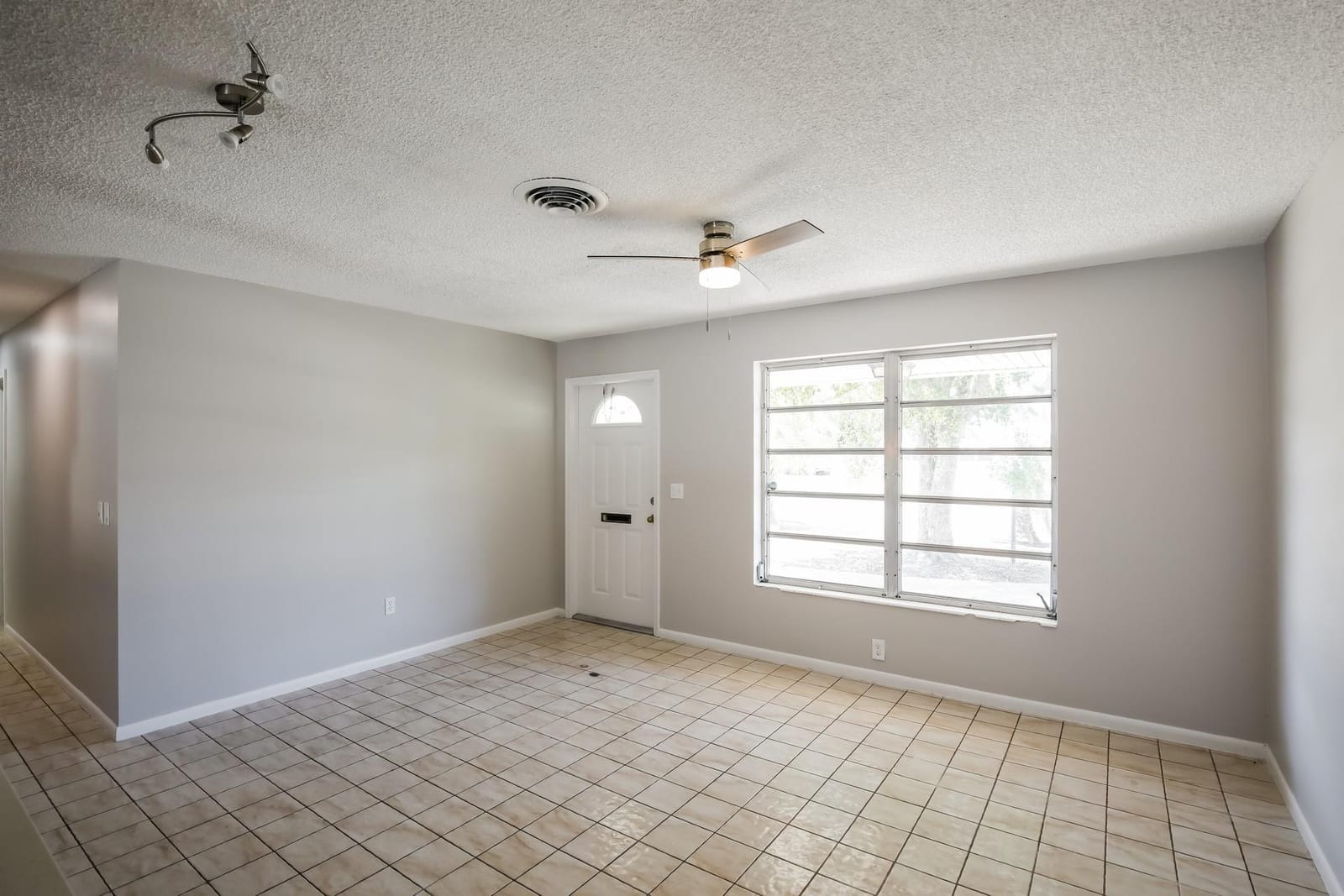 2607 Bahia Road — photo 2