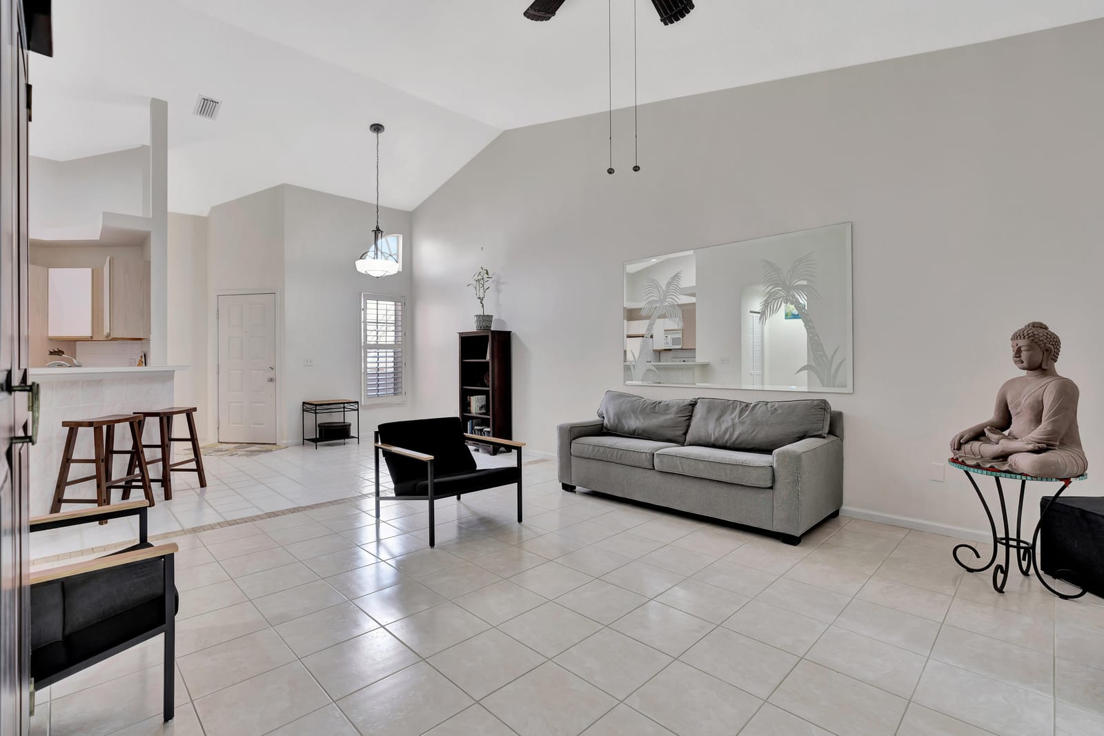202 Muirfield Court E — photo 2