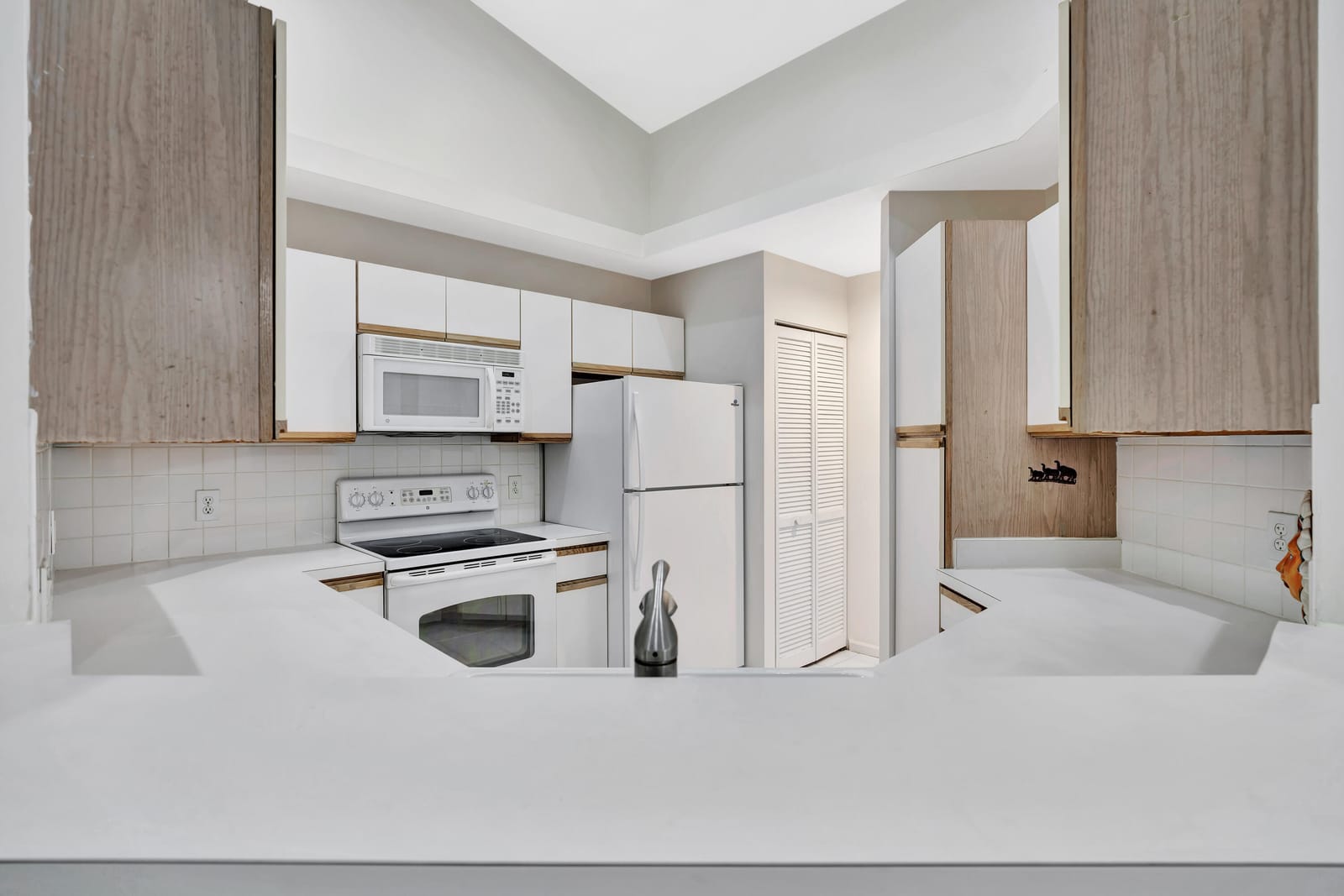 202 Muirfield Court E — photo 11