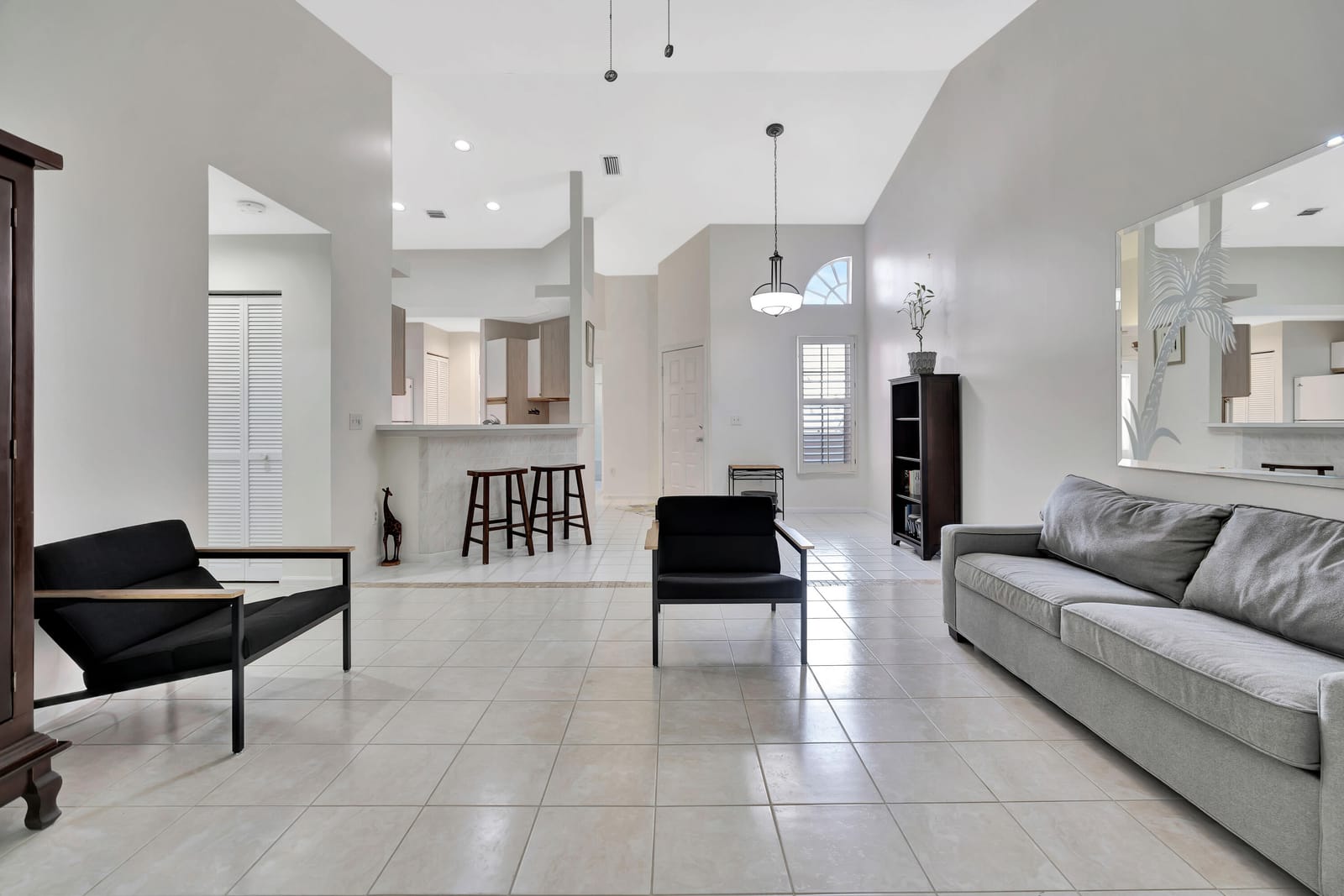 202 Muirfield Court E — photo 3