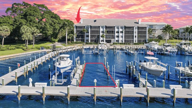 545 Bay Colony Drive N, sold in Bay Colony, Juno Beach, FL