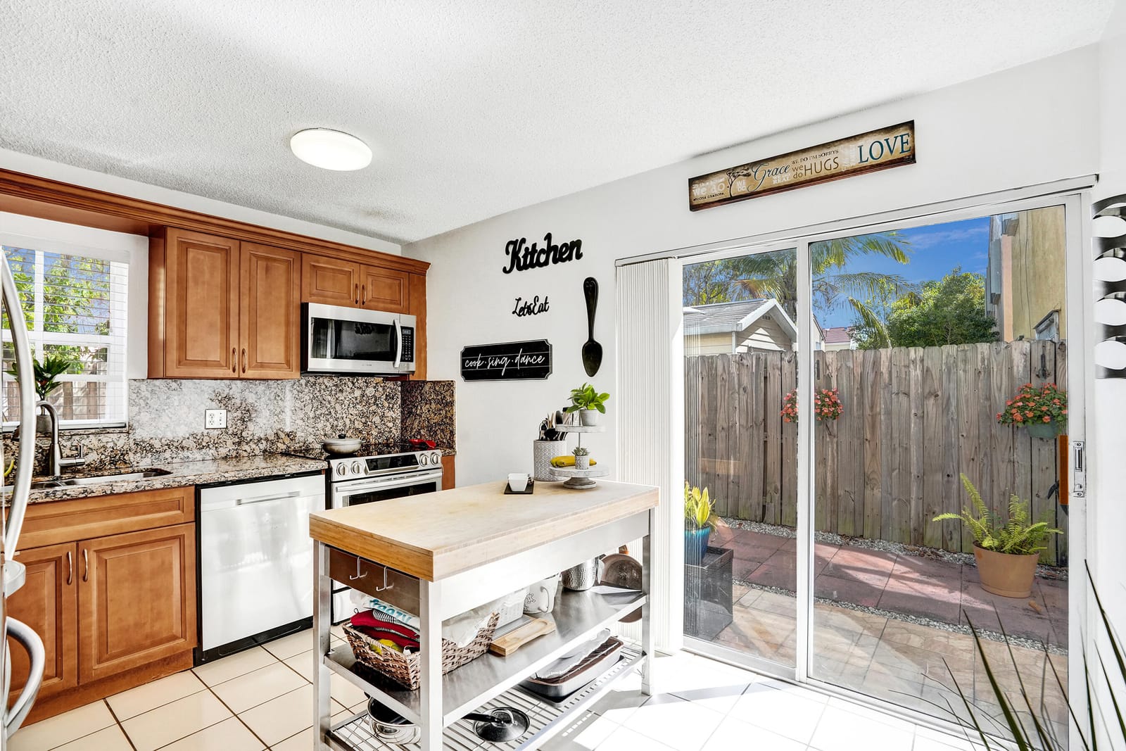 6217 Mohawk Terrace, Margate, FL 33063 photo 12