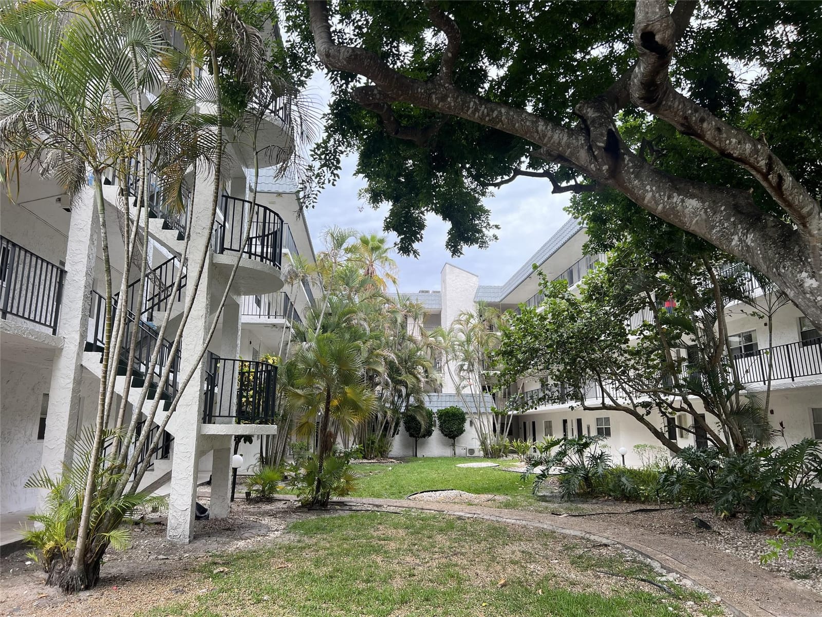 3301 Spanish Moss Terrace 306, Lauderhill, FL 33319 photo 14
