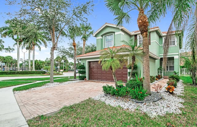596 Calamint Point, sold in Nautica Lakes Pud Pl 2, Royal Palm Beach, FL