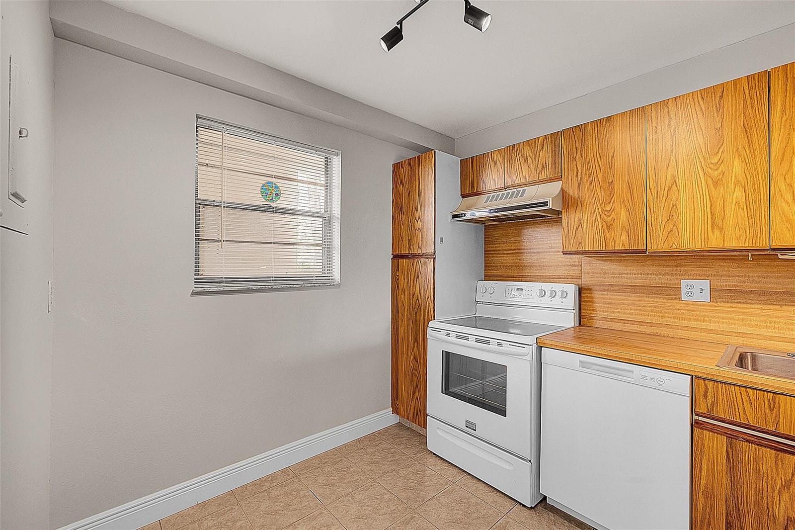 3241 Holiday Springs Boulevard 107 — photo 7