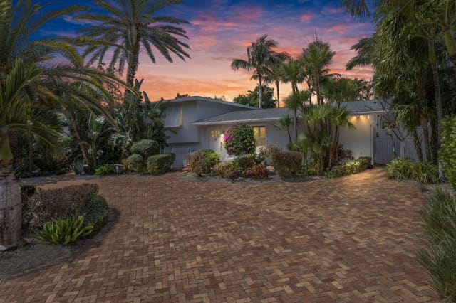 14049 Port Circle, sold in Paradise Port, Palm Beach Gardens, FL