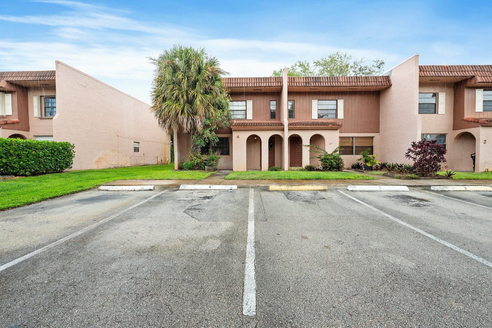 4 Matador Lane 4, Davie, FL 33324