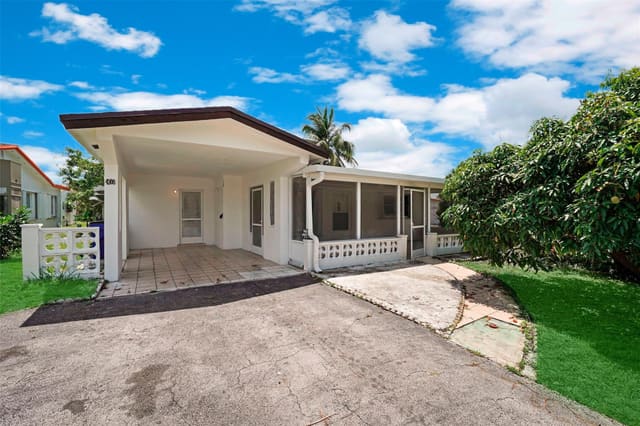 4300 NW 48th Avenue, sold in Oakland Estates 4th Sec, Lauderdale Lakes, FL