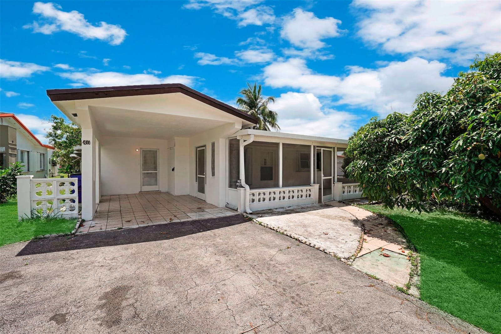 4300 NW 48th Avenue, Lauderdale Lakes, FL 33319