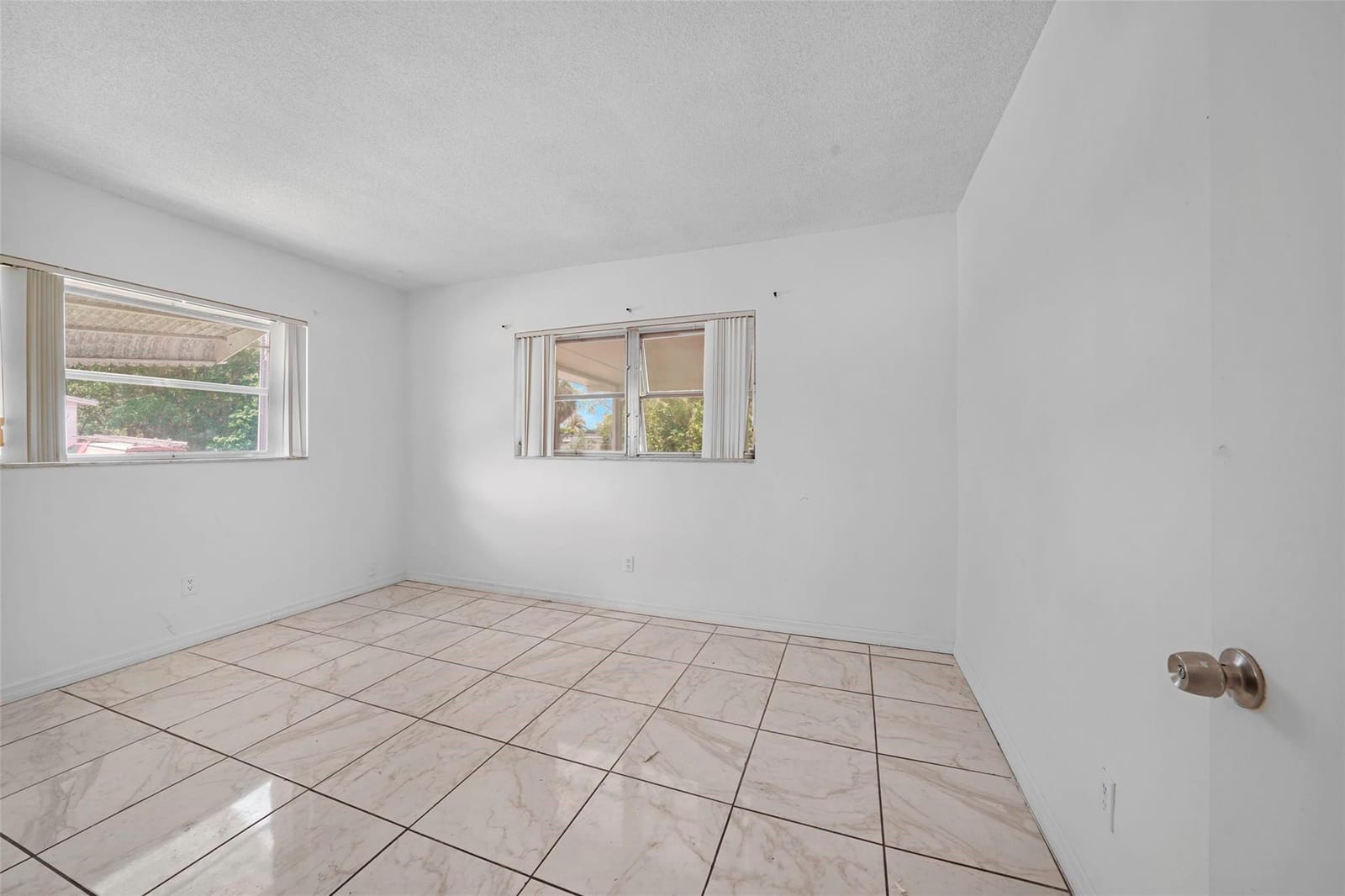 4300 NW 48th Avenue, Lauderdale Lakes, FL 33319 photo 21