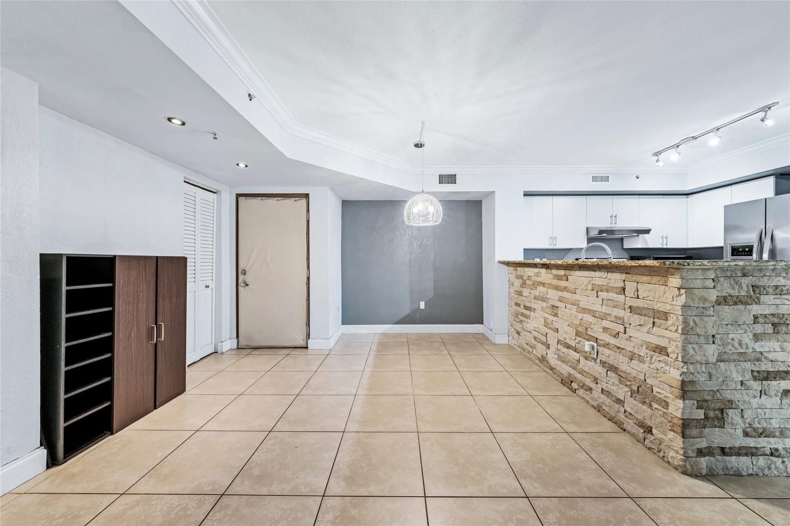 4856 N State Road 7 104 — photo 10