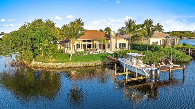 8575 SE Water Oak Place, Jupiter, FL 33469