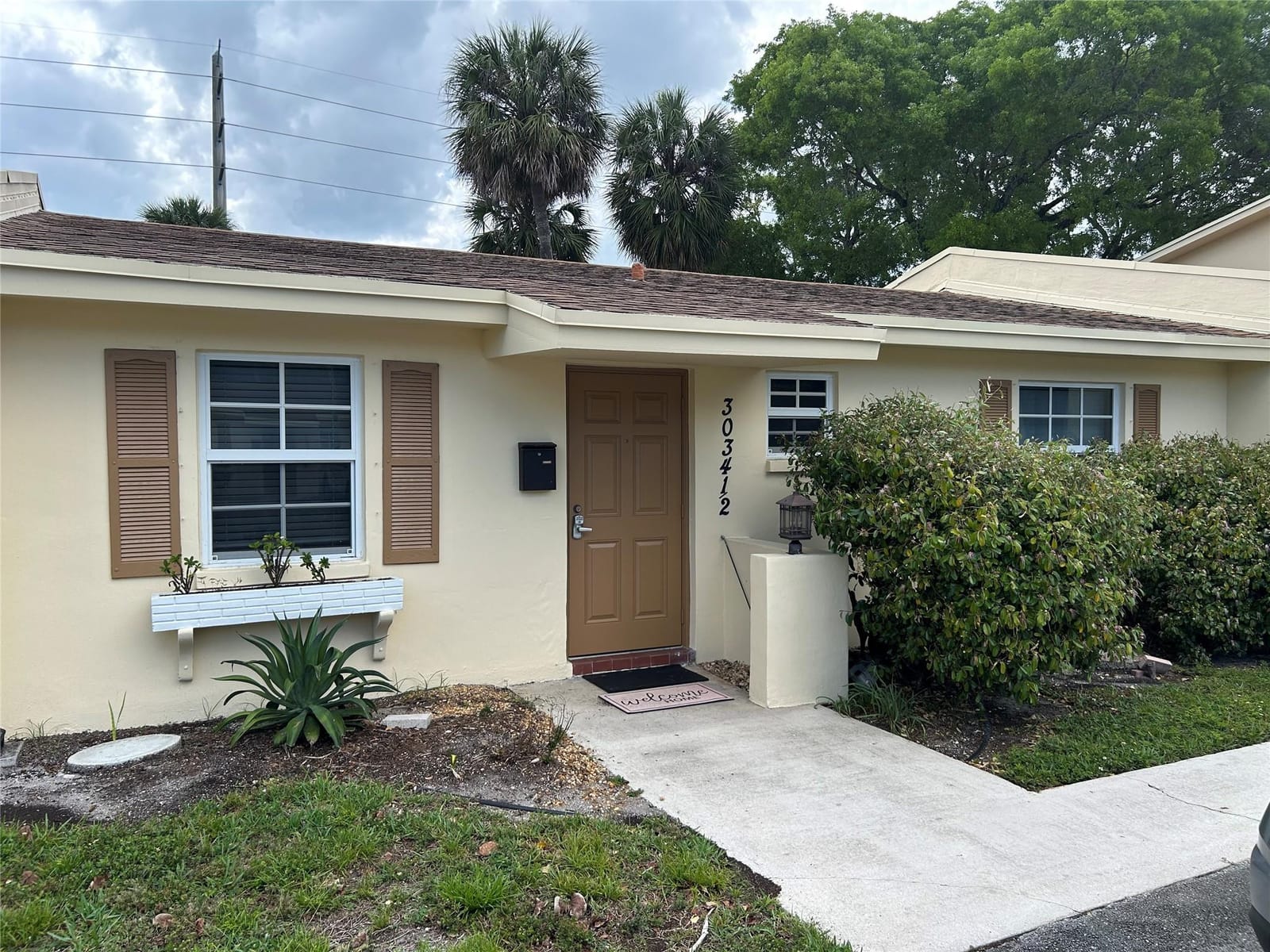 3034 1/2 NW 69th Court 4E, Fort Lauderdale, FL 33309