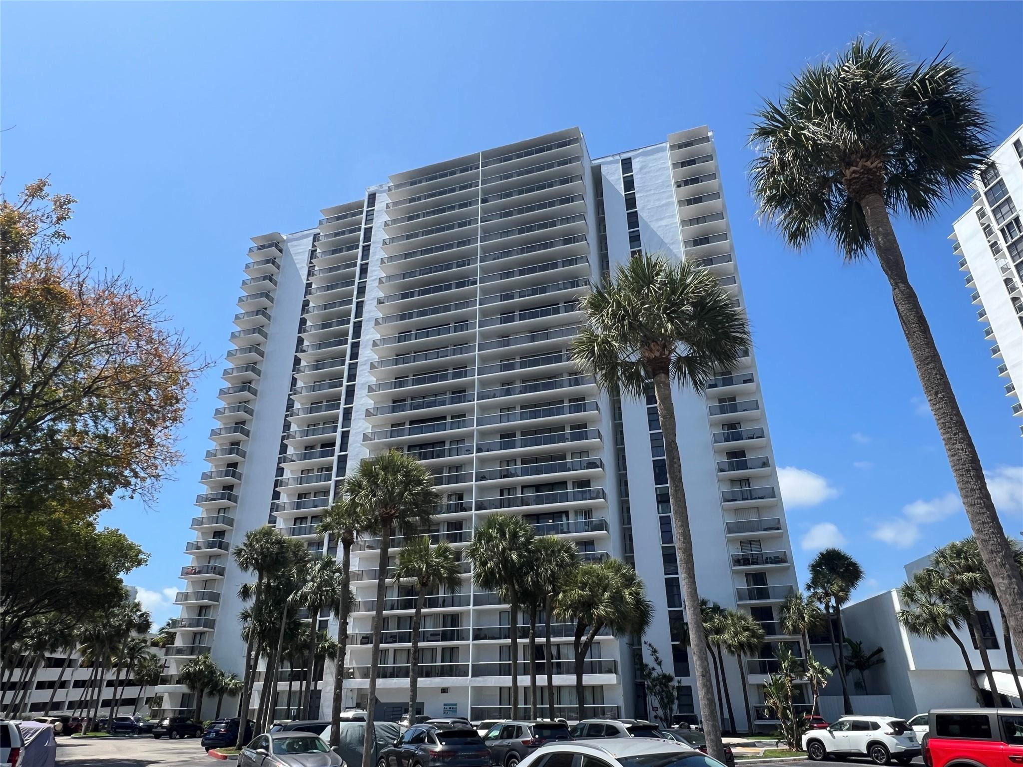 3731 N Country Club Drive 529, Aventura, FL 33180, Aventura