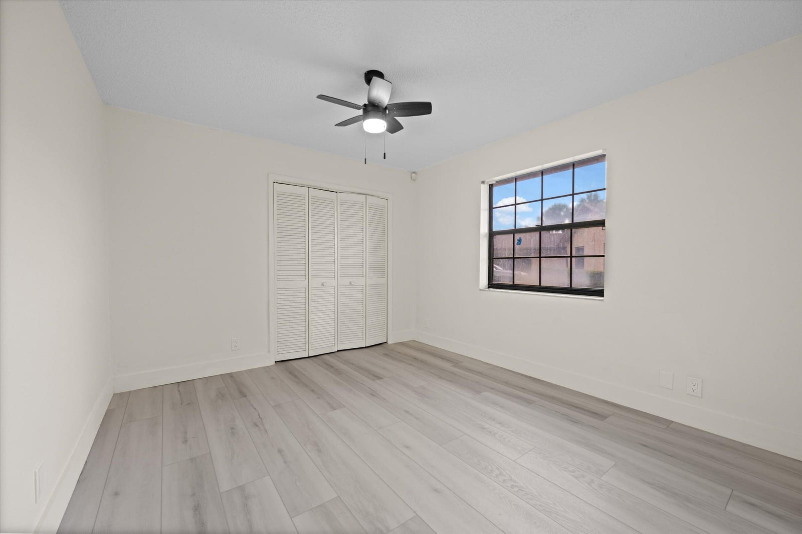 975 Ryanwood Drive — photo 11