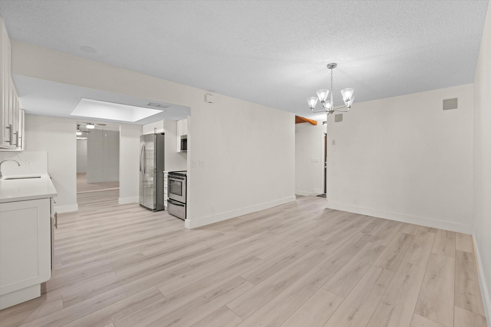 975 Ryanwood Drive — photo 8
