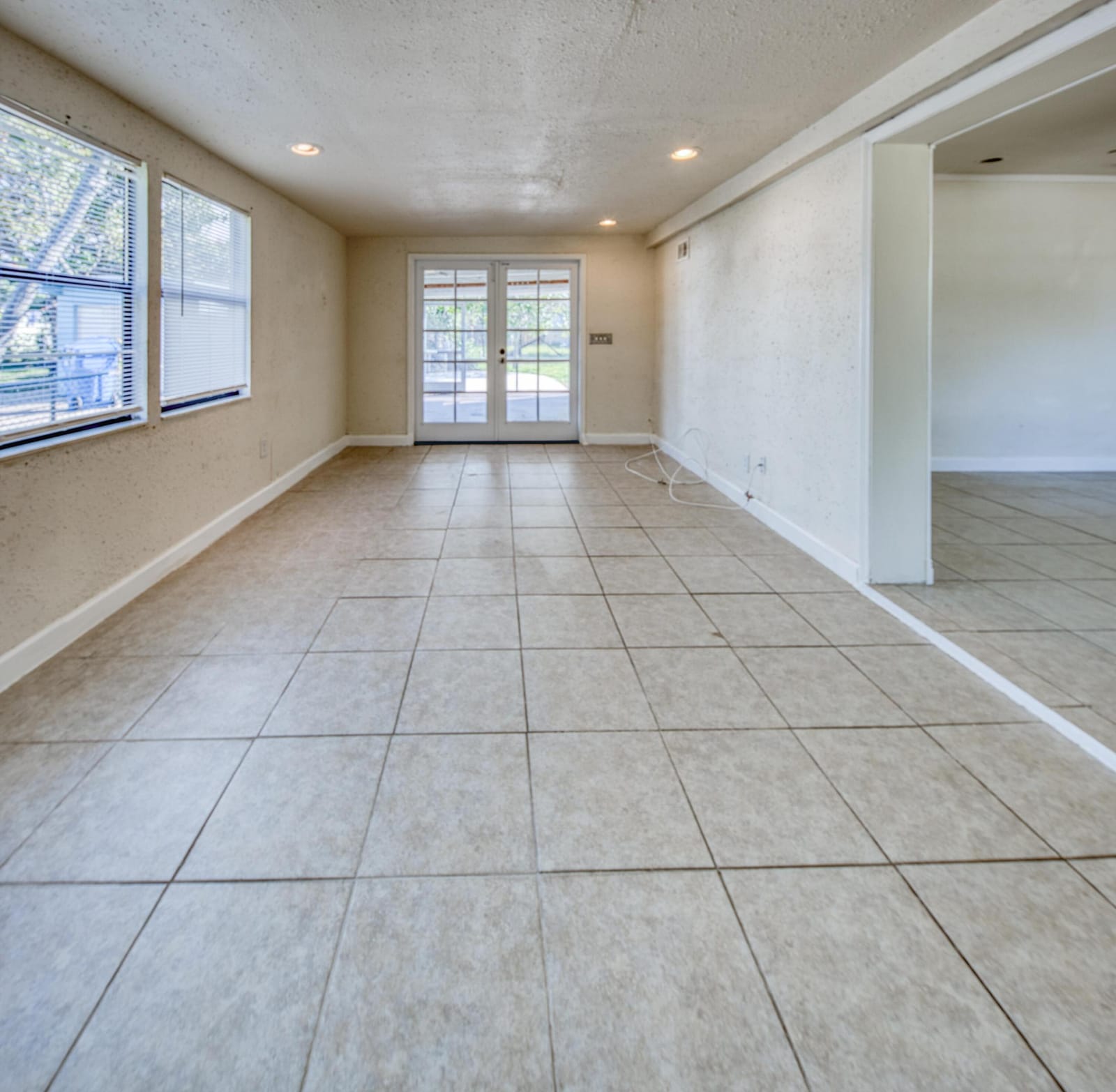 1432 W Bloxham Street — photo 4
