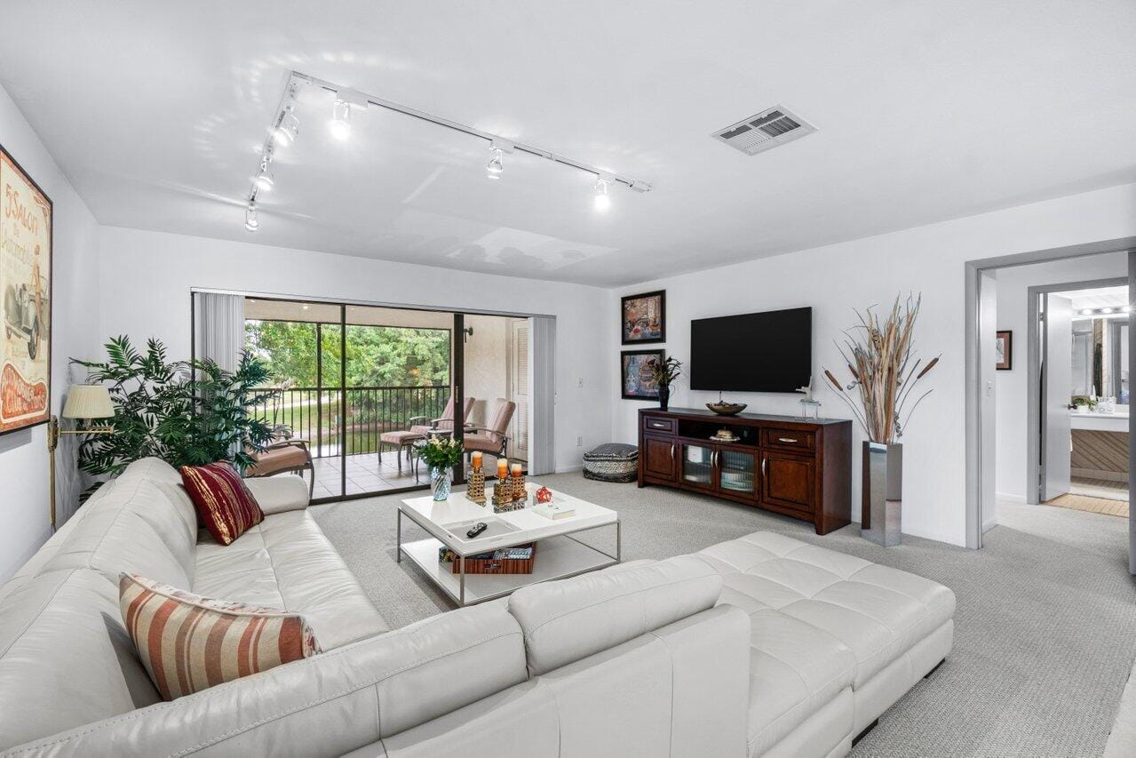 20 Westgate Lane B, Boynton Beach, FL 33436 photo 2