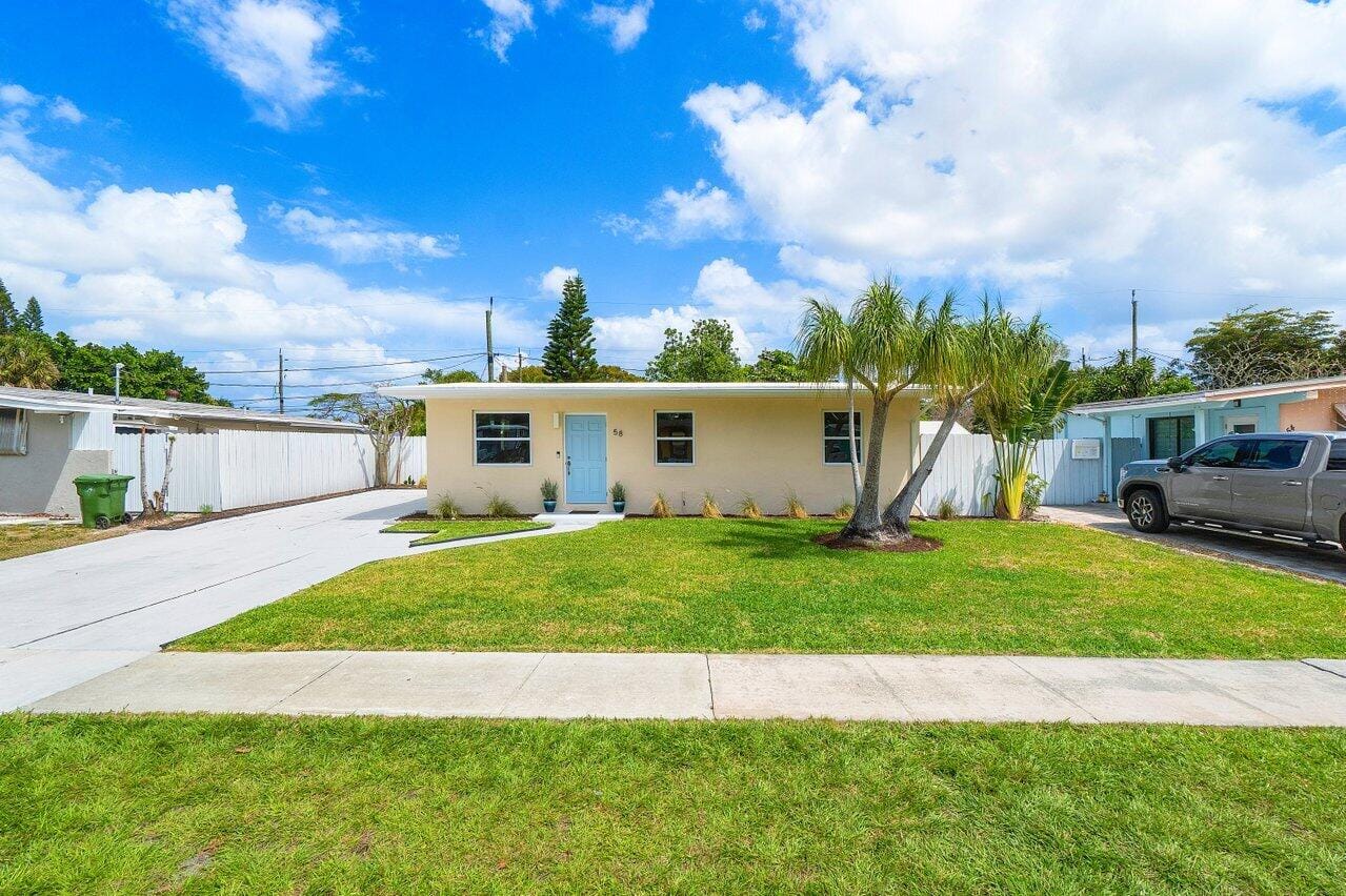58 Tortuga Road, Palm Springs, FL 33461