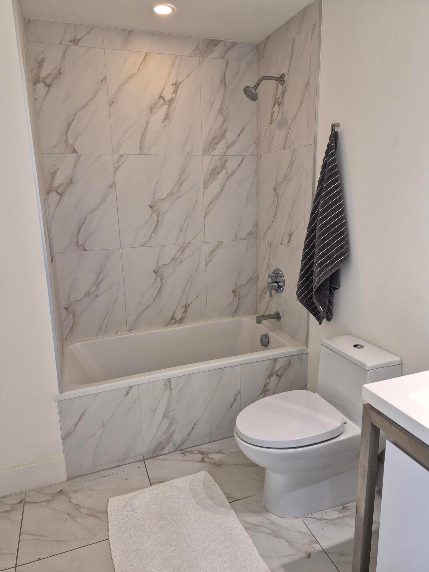 2000 Metropica Way #507 — photo 12