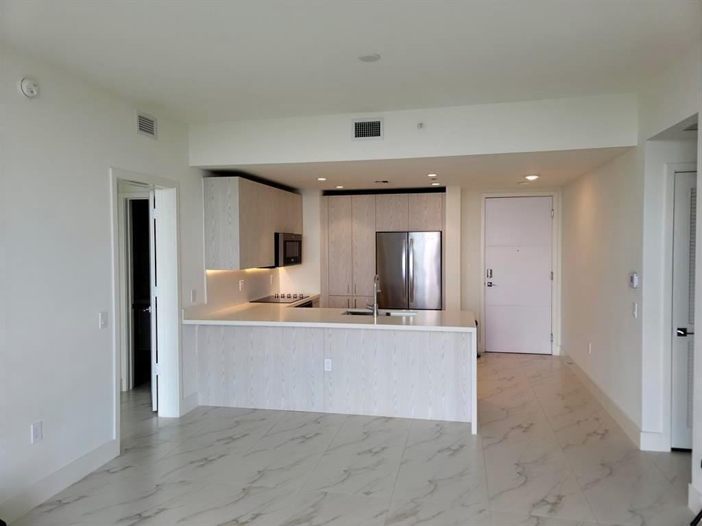 2000 Metropica Way #507 — photo 6