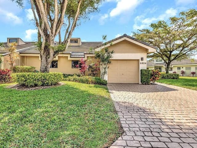 6824 Parisian Way, Lake Worth, FL 33467