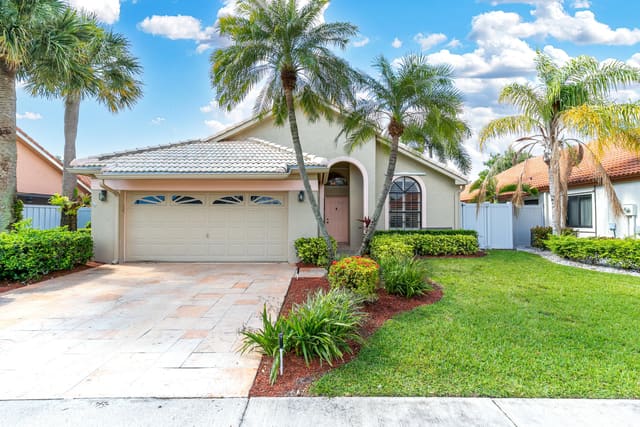 176 Executive Circle, sold in Executive Estates, Boynton Beach, FL
