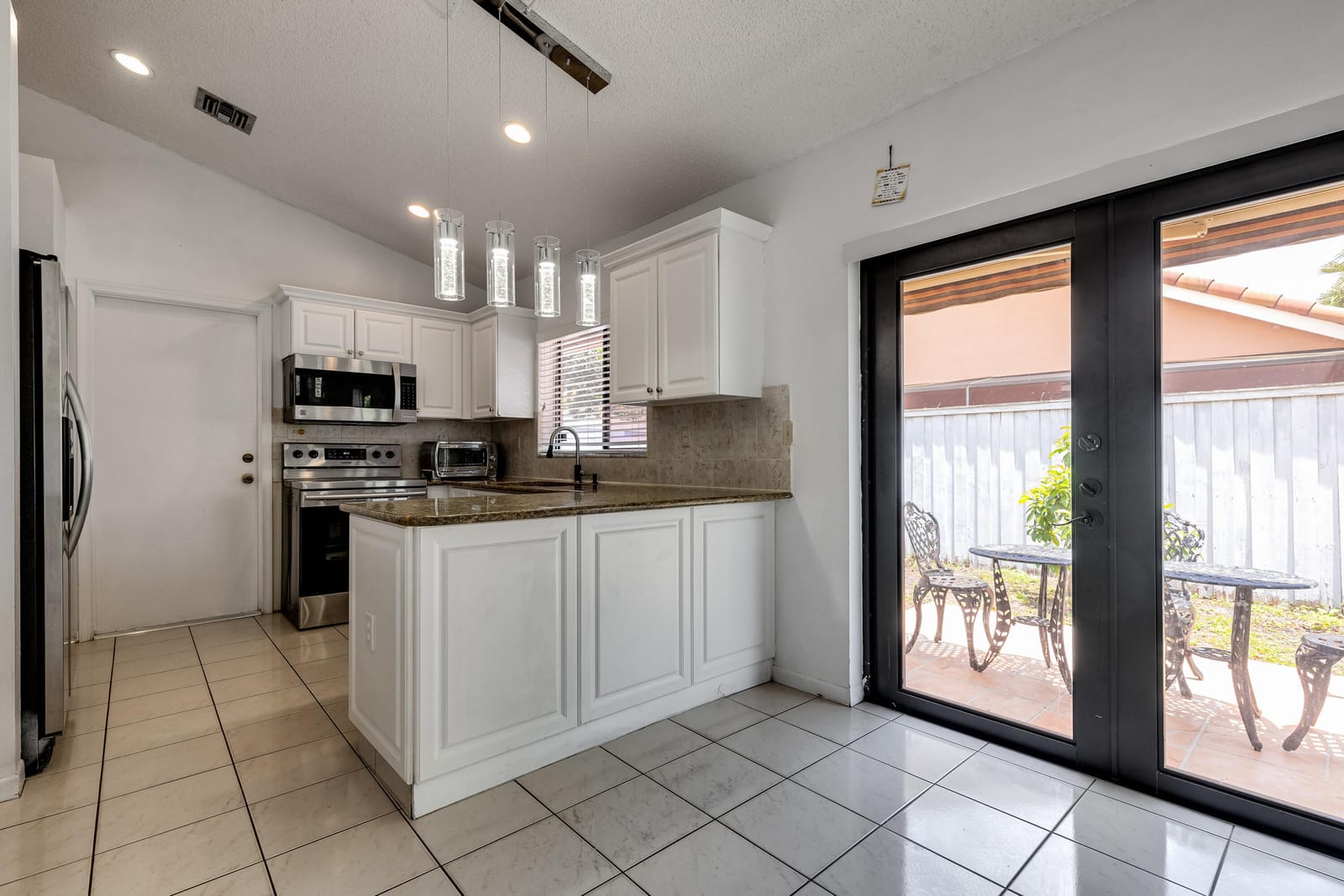 176 Executive Circle, Boynton Beach, FL 33436 photo 12