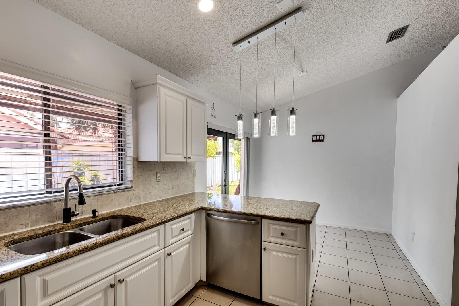 176 Executive Circle, Boynton Beach, FL 33436 photo 9
