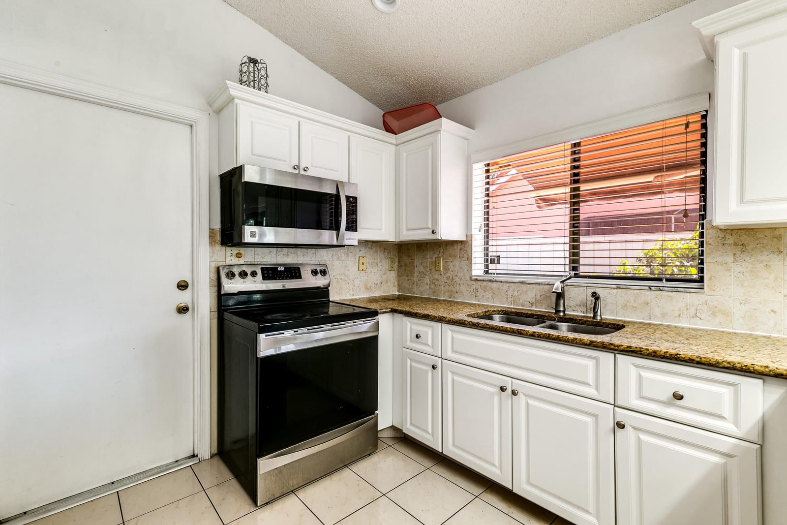 176 Executive Circle, Boynton Beach, FL 33436 photo 10