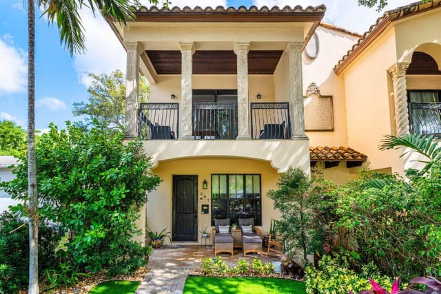 507 SW 17th Street, sold in Croissant Park, Fort Lauderdale, FL